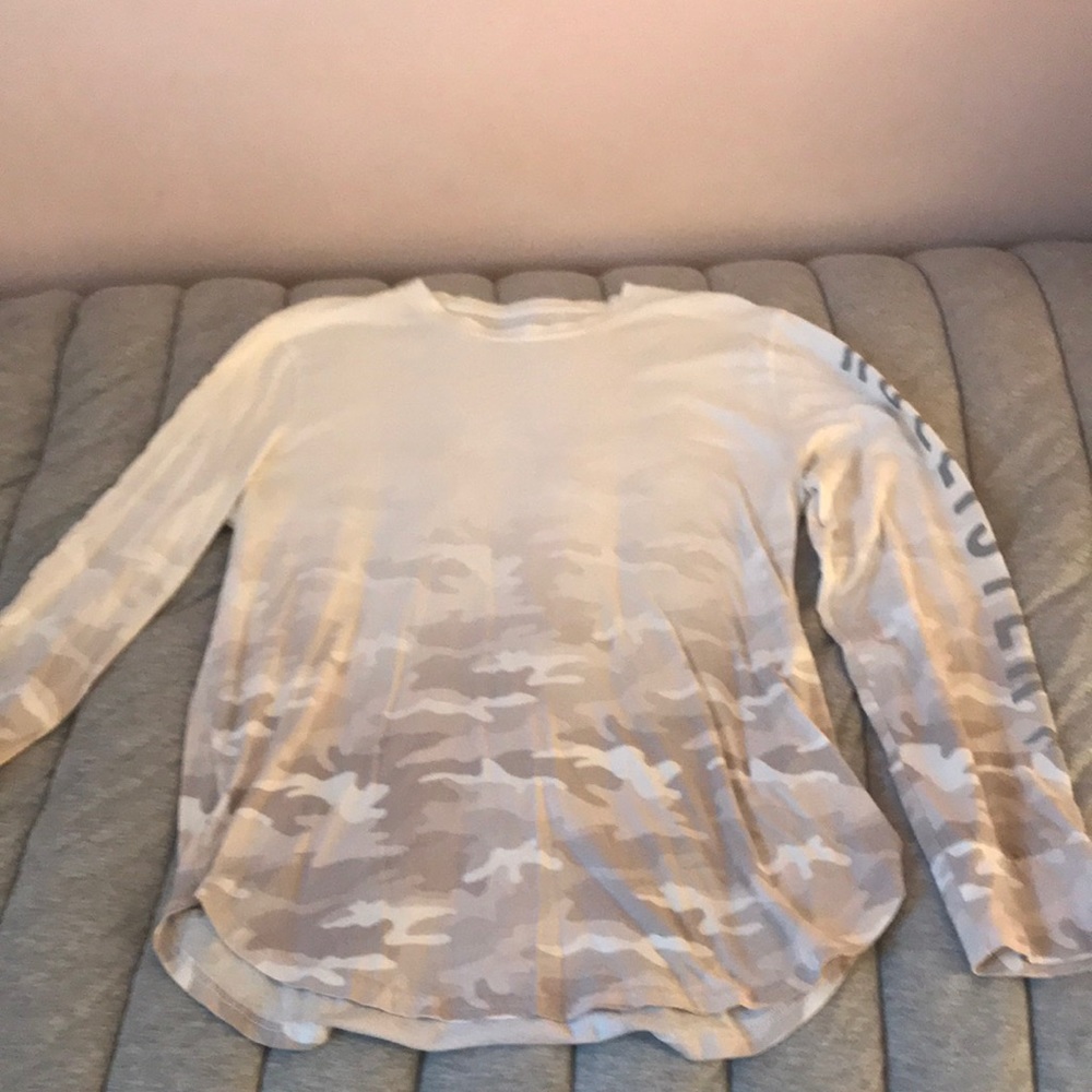 Used men’s long sleeve
